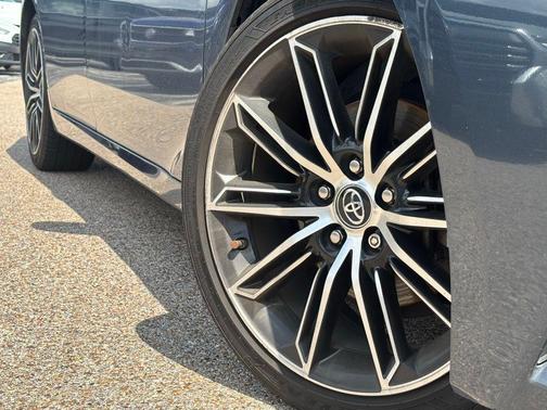 Harbor Gray Metallic 2019 Toyota Avalon XSE