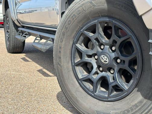 2020 Toyota Tacoma SR5