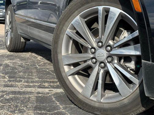 2022 Cadillac XT5 Premium Luxury