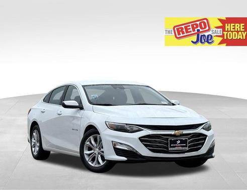 Summit White 2025 Chevrolet Malibu FWD 1LT