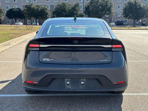 2025 Toyota Prius Plug-In Hybrid SE