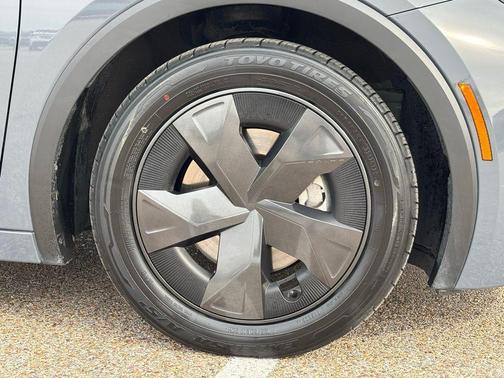 2025 Toyota Prius Plug-In Hybrid SE