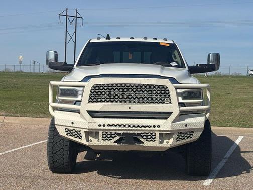 2022 RAM 3500 Laramie Crew Cab 4x4 8' Box