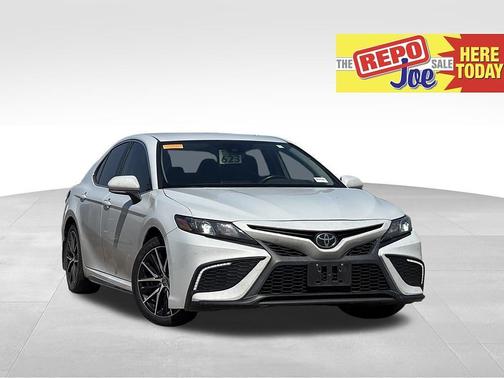 Ice Edge 2023 Toyota Camry SE