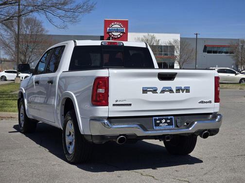 Bright White Clearcoat 2025 RAM 1500 Big Horn/Lone Star