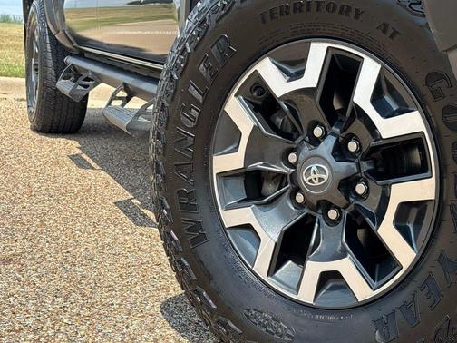 2021 Toyota Tacoma TRD Off Road