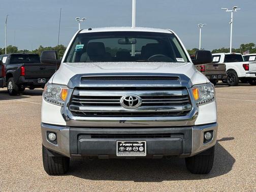 Super White 2016 Toyota Tundra SR5