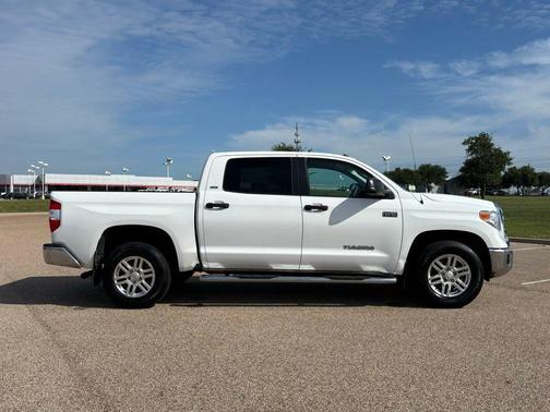 Super White 2016 Toyota Tundra SR5