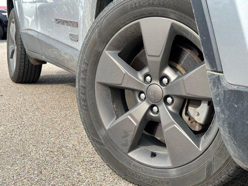 2016 Jeep Cherokee 75th Anniversary