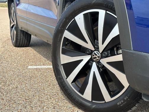 2024 Volkswagen Taos 1.5T SE
