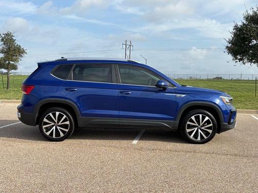 2024 Volkswagen Taos 1.5T SE