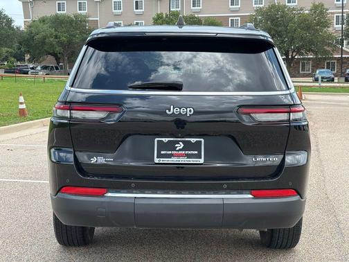 Diamond Black Crystal Pearlcoat 2023 Jeep Grand Cherokee L Limited