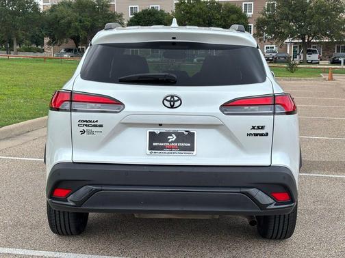 Wind Chill Pearl 2024 Toyota Corolla Hybrid SE