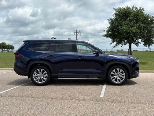 X8 2026 Toyota Grand Highlander Limited