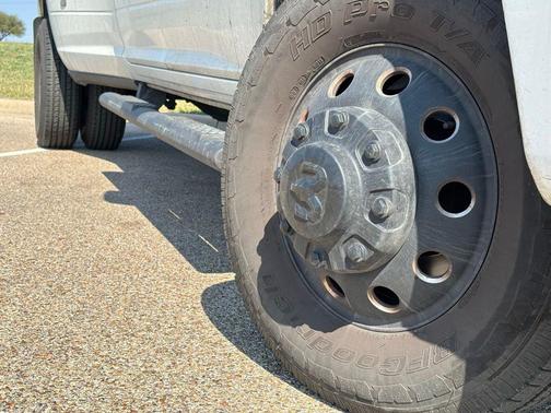 2024 RAM 3500 Laramie Crew Cab 4x4 8' Box