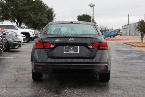 2024 Nissan Altima SR FWD