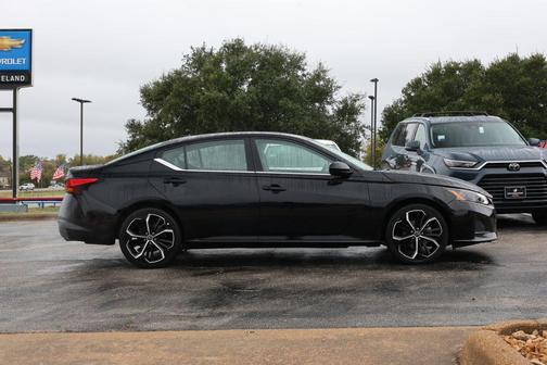 2024 Nissan Altima SR FWD