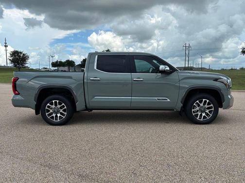 2025 Toyota Tundra Hybrid 1794 Edition