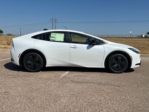 2026 Toyota Prius LE