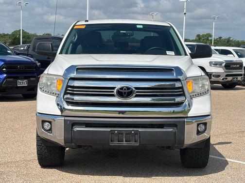 Super White 2017 Toyota Tundra SR5