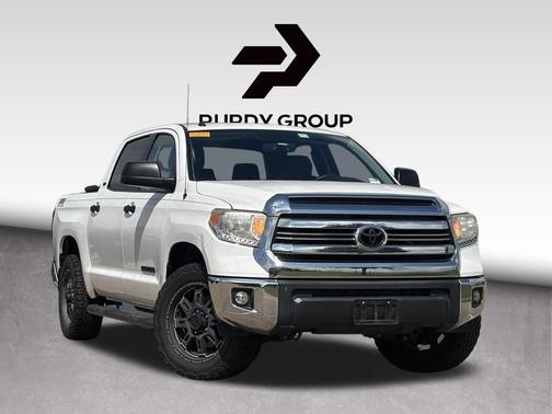 Super White 2017 Toyota Tundra SR5