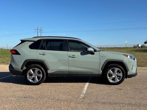 2021 Toyota RAV4 Hybrid XLE Premium