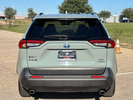 2021 Toyota RAV4 Hybrid XLE Premium