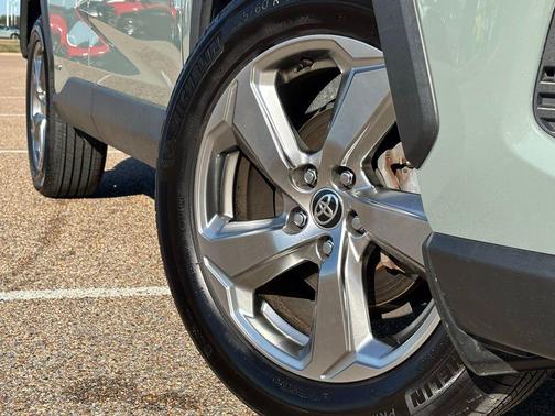 2021 Toyota RAV4 Hybrid XLE Premium