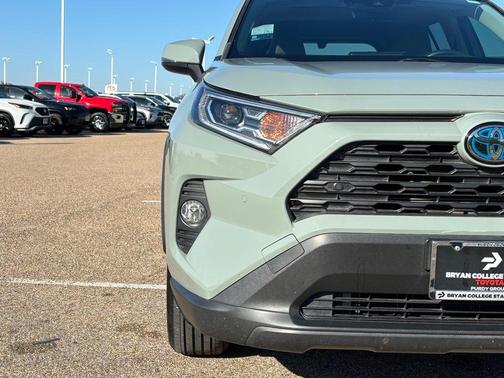 2021 Toyota RAV4 Hybrid XLE Premium