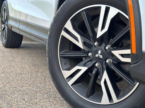 2024 Mitsubishi Eclipse Cross SE