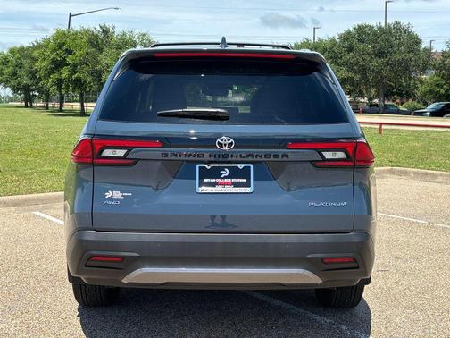 L6 2026 Toyota Grand Highlander Platinum