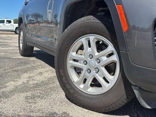 2024 Jeep Grand Cherokee Laredo