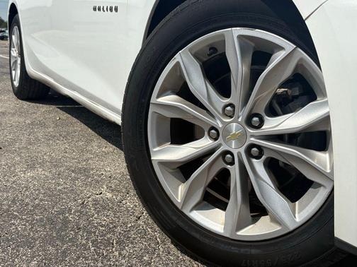 2022 Chevrolet Malibu FWD LT