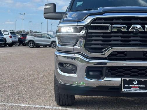 2025 RAM 2500 Tradesman Crew Cab 4x4 6'4' Box