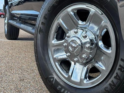 2025 RAM 2500 Tradesman Crew Cab 4x4 6'4' Box