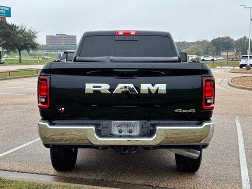 2025 RAM 2500 Tradesman Crew Cab 4x4 6'4' Box