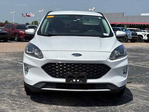 Oxford White 2021 Ford Escape SEL