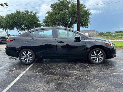 2023 Nissan Versa 1.6 SV