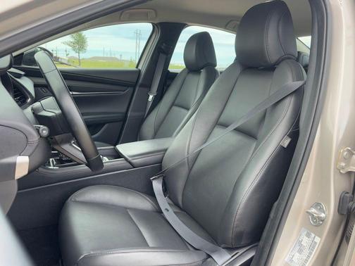 Platinum Quartz Metallic 2025 Mazda Mazda3 2.5 S Select Sport