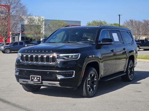 Diamond Black Crystal Pearlcoat 2023 Jeep Wagoneer L Series III 4x4