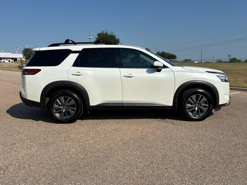 2022 Nissan Pathfinder SV 2WD