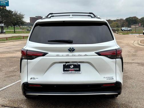 2023 Toyota Sienna Platinum 7 Passenger