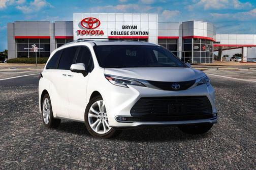 2023 Toyota Sienna Platinum 7 Passenger