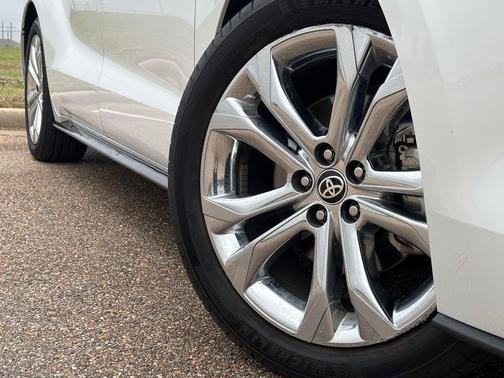 2023 Toyota Sienna Platinum 7 Passenger