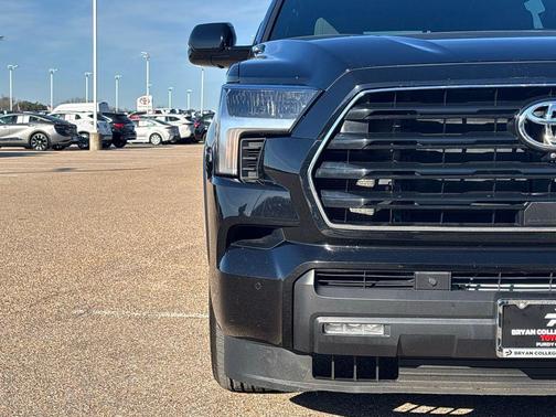 2025 Toyota Sequoia SR5