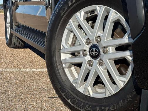 2025 Toyota Sequoia SR5