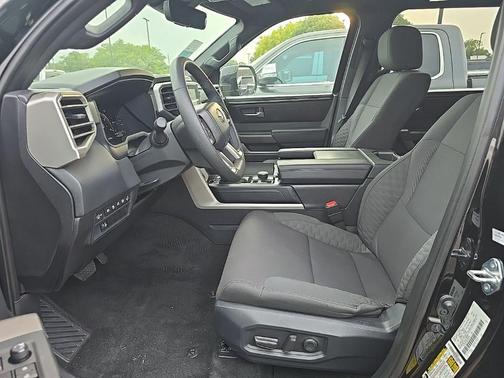 2025 Toyota Sequoia SR5