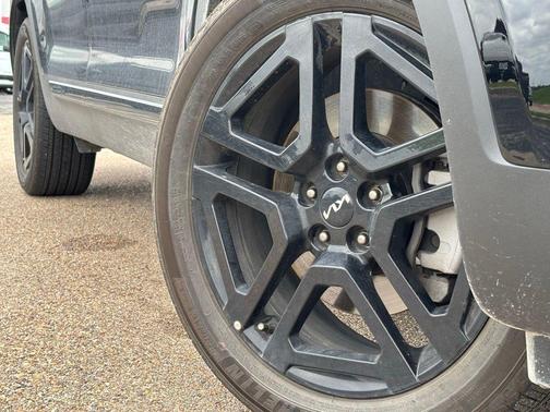 Ebony Black 2024 Kia Telluride SX Prestige X-Line