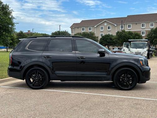 Ebony Black 2024 Kia Telluride SX Prestige X-Line