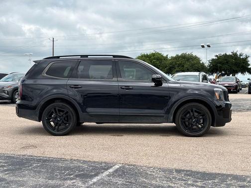 Ebony Black 2024 Kia Telluride SX Prestige X-Line